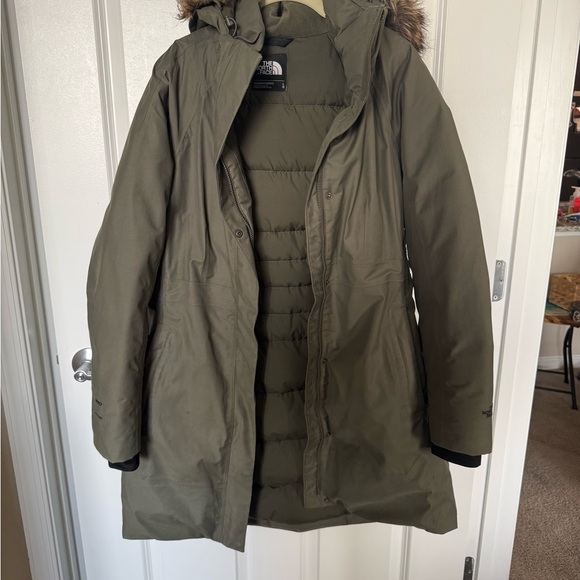 The North Face Jackets & Blazers - The North Face Olive Green Women's Insulated Jacket